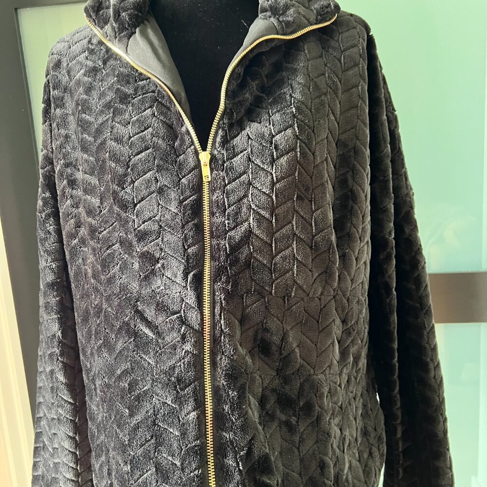 Zip up jacket in black textured velour XXL